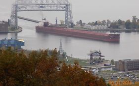 Fairfield Inn & Suites By Marriott Duluth Waterfront